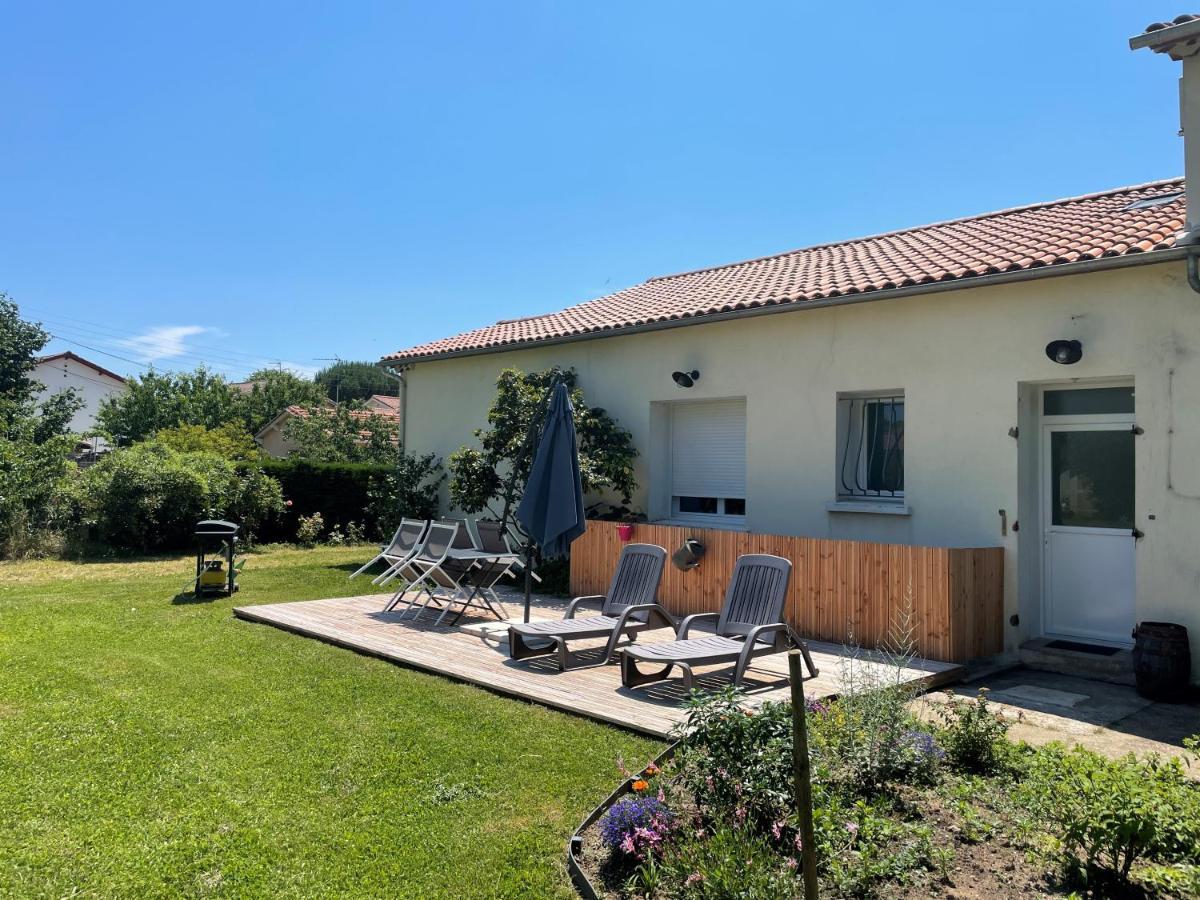 Aux Lagerstroemias Villa Bergerac Buitenkant foto